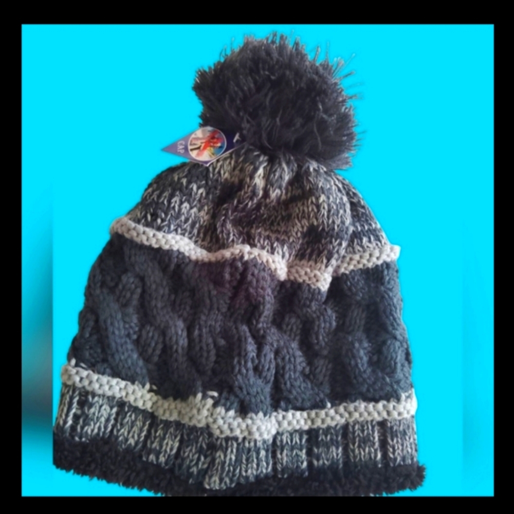 CAP Grey Knit Beanie Hat Black Lining Grey Pom One Size NWT
